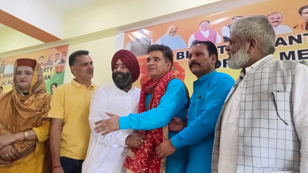 Ravinder Raina Visits Poonch, Engages with BJP Workers on Assembly Election Preparations