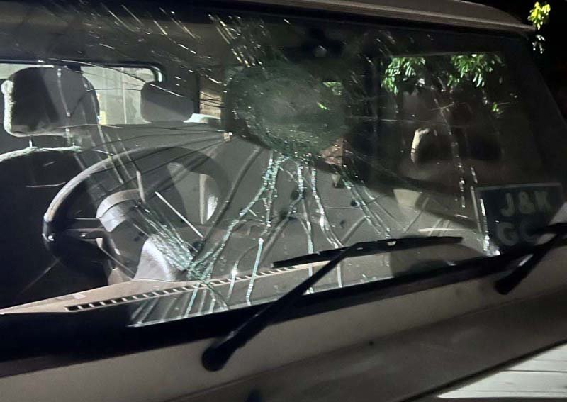 DMO’s vehicle damaged in stone-pelting in Tawi, driver injured