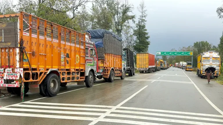 Major Highways, Roads Closed Due To Heavy Rain, Snowfall In Jammu And Kashmir