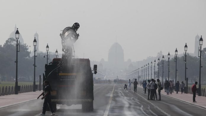 Delhi Air Quality Dips to ‘Very Poor’; Four Stations Record ‘Severe’ Pollution Levels