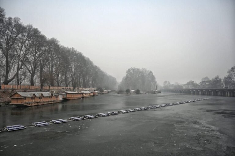 Srinagar cold winter night temperatures drop to freezing