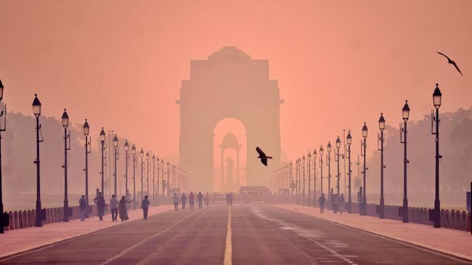 Delhi Faces Hazy Morning as Air Quality Hits ‘Poor’ Level