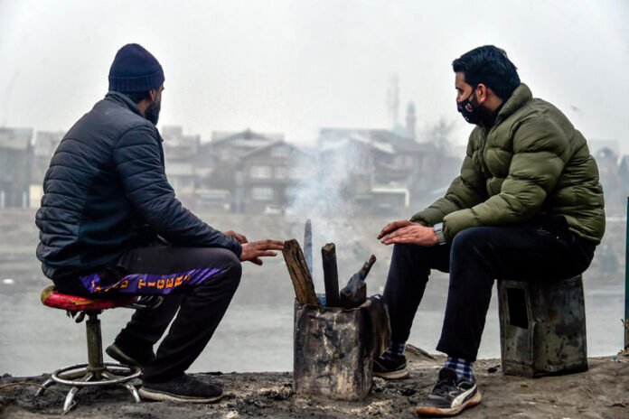 Snowfall in Kashmir during Chille Kalan season