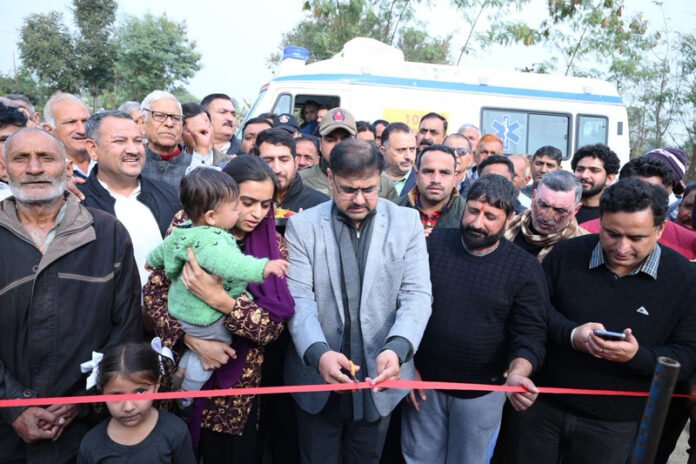 Satish Sharma inaugurates indoor sports hall in Khour