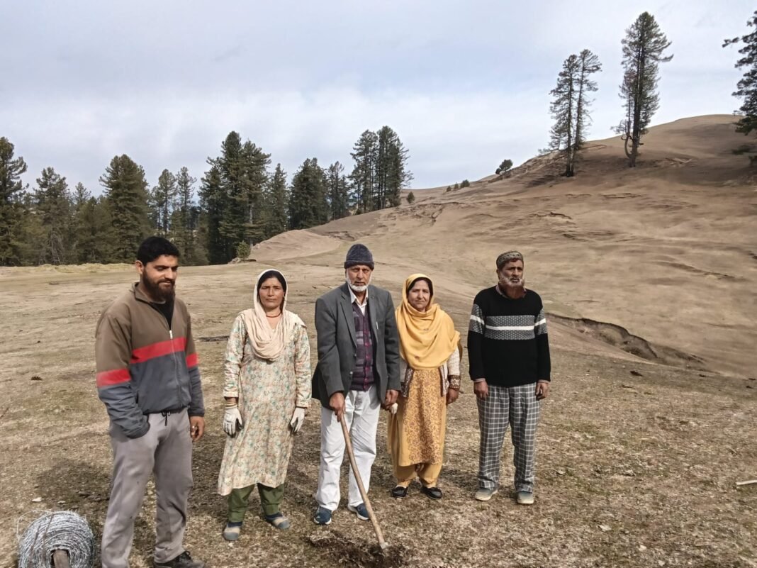 Ghulam Nabi Shah Plants Chinar Saplings at Jantroon Dhar, Calls for Promotion of Bhallesa’s Tourist Destinations