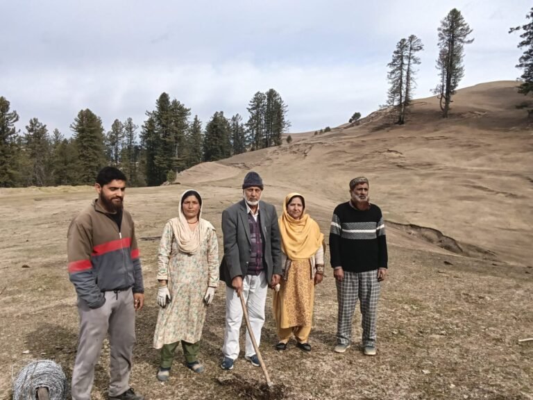 Ghulam Nabi Shah Plants Chinar Saplings at Jantroon Dhar, Calls for Promotion of Bhallesa’s Tourist Destinations