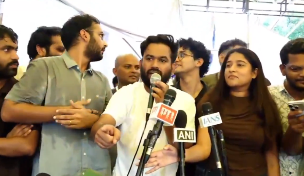“Jhukti hai duniya, jhukaane vaala chahiye,” CJP founder Abhijeet Dipke says will continue protests after Education Minister resigns