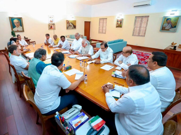 Congress leaders discuss party strategy for upcoming Parliament session