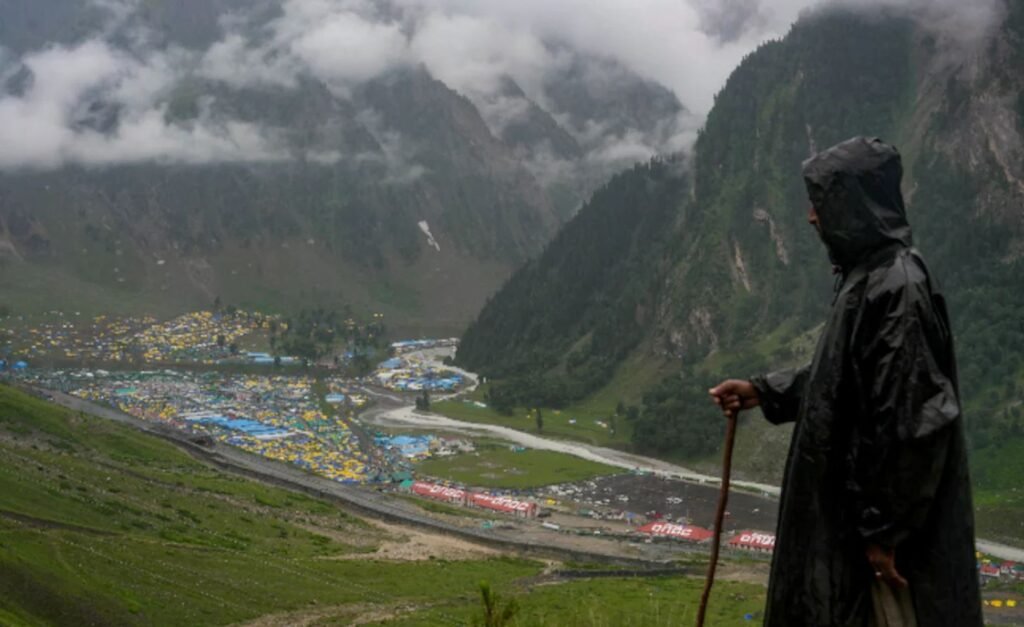 Amarnath Yatra Suspended from Baltal Route Due to Bad Weather