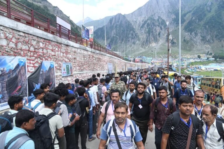 Over 3,000 Amarnath Pilgrims Leave Jammu for Baltal Under Tight Security