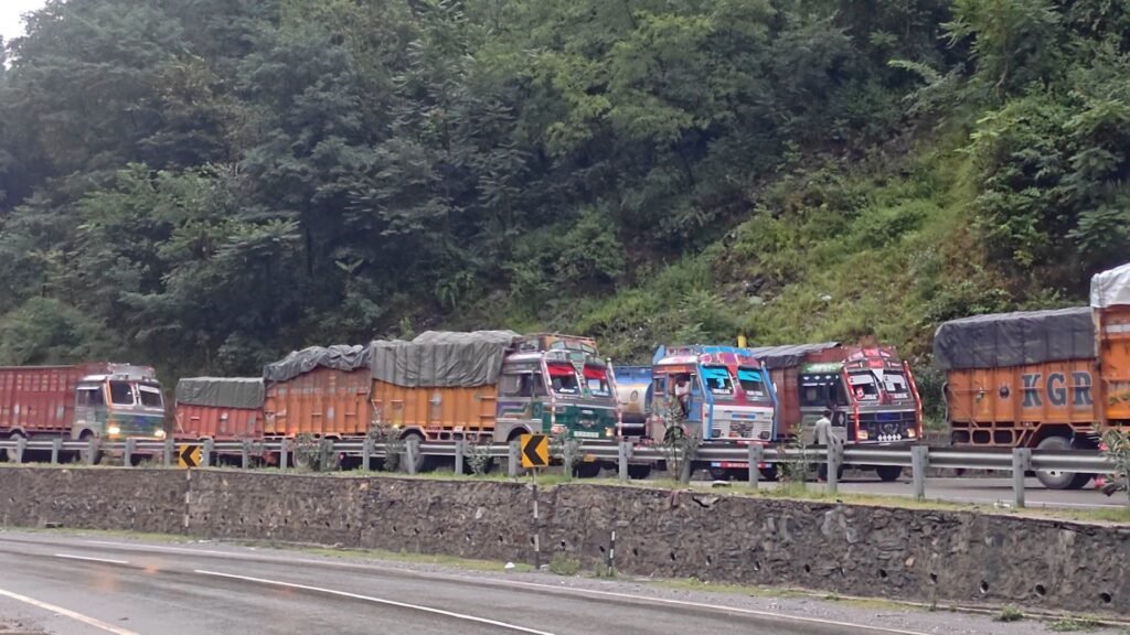 Jammu-Srinagar national highway closed for second day
