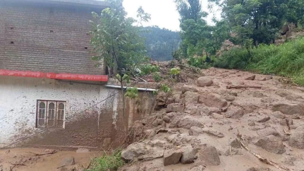 Flash Floods Hit Udhampur; Families Evacuated as Heavy Rains Continue to Batter J&K