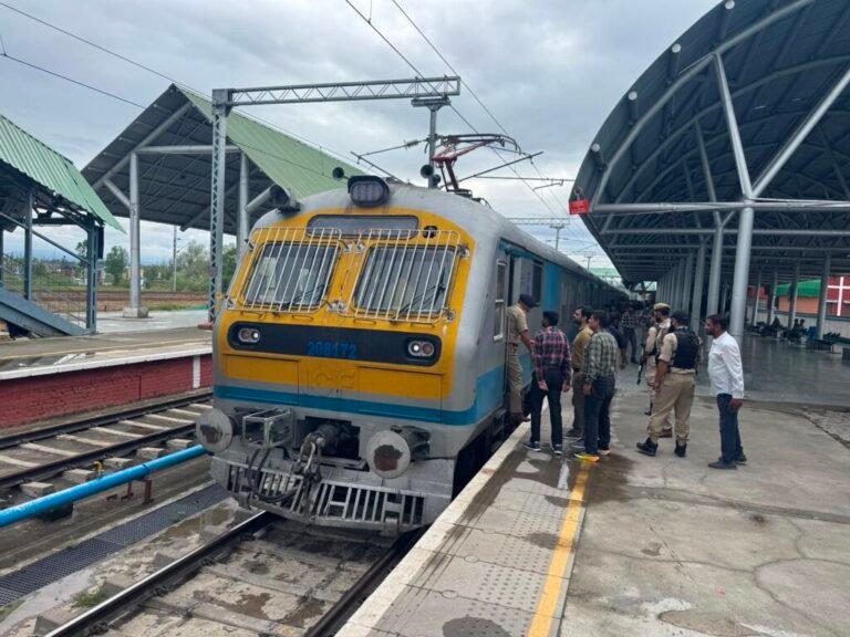 Northern Railway Operates Special Train Between Srinagar and Katra for Stranded Passengers