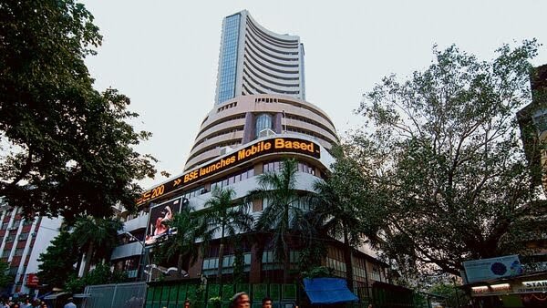 Stock market decline amid rising crude oil prices
